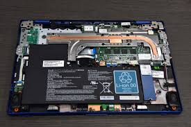 山田祥平のRe:config.sys】バッテリ内蔵の便利と不便 - PC Watch