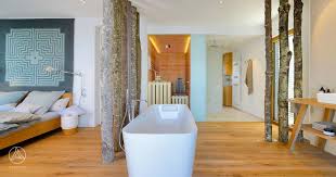 Baufritz Musterhaus Haus Am See Offenes Badezimmer Mit Direkter Angrenzung An Das Schlafzimmer Freistehende Badewanne Und Tropenholzfreie Haus Am See Offene Bader Und Haus Deko
