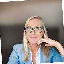 Victoria Shrader's Instagram, Twitter & Facebook