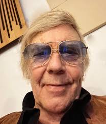 I've been recording this week, really excited how it's turned out, I know  you'll love it too, i'll say no more until it's all complete. Here's a  selfie taken at the studio