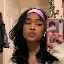 Selfie Mirror Hairstyle In 2020 Light Skin Girls Girls Makeup All Natural Makeup