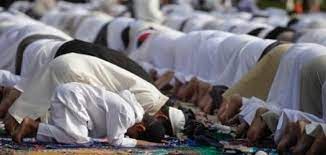 وموعدها في الخامسة بعد الظهر (قبل حلول الليل). ÙƒÙŠÙÙŠØ© Ø£Ø¯Ø§Ø¡ ØµÙ„Ø§Ø© Ø¹ÙŠØ¯ Ø§Ù„ÙØ·Ø± Ù…ÙˆØ¶ÙˆØ¹