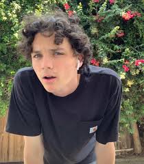 Hi everyone, my name's mason! I'm from Los Angeles, I'm a comp sci major,  and I can't wait to meet everyone