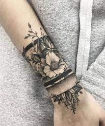 Hier gibt es keine abos oder sonstigen versteckten kosten. Blumen Und Ihre Bedeutung Schwarz Graues Armband Tattoo Am Unterarm Blumen Tattoo Ideen Blumen Tattoo Unterarm Tattoo