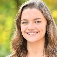 Amanda Ackermann's Instagram, Twitter & Facebook