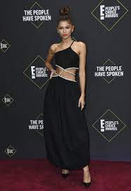 Basically, it's the night of the year for all your favourite musicians so, it comes. Zendaya Is Best Dressed Celebrity At 2019 People S Choice Awards Business Insider