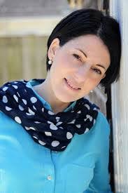 Melanie East's Instagram, Twitter & Facebook