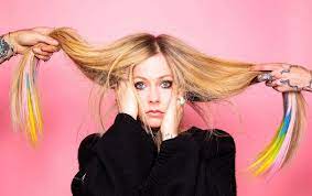 Avril lavigne holdt en sangforfatter hendes mål om at være nummer et på hver enkelt chartbuster og endelig blev stemmen til at regne med. Avril Lavigne 7th Studio Album Hidden Jams