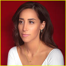 Danielle Jonas Dishes On Being In Jonas Brothers' Music Videos & Her Latest  Jewelry Collection