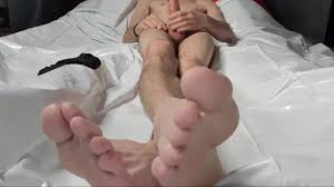 Erkek Ayakları Germe ve Kolay Mastürbasyon