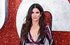 But over time, kinder moments creep in, instigated. Sandra Bullock Darauf Schwort Ihre Hautpflege Expertin