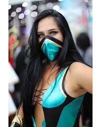 The gorgeous Brandy Renee @itsreneesrealm at LA Comic Con. So glad I bumped  into Ms. Renee on the floor. Stunning as always, as Boa Hancock. Love the  cosplay, Ms. Renee!😍 . . . 