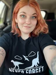 Oh i love to have this dino costume...😍😍😍😍