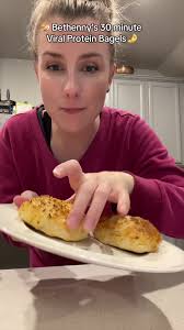 The viral cottage cheese bagel is amazing and so easy! @Bethenny Frankel  Recipe: 1 cup all purpose flour 2 teaspoons baking powder 1/2 cottage  cheese (blended in food processor) 1/2 cup plain Greek ...