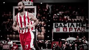 Spanoulis, a 6'4/1.93m play maker guard began his basketball career with the keravnos larissa youth teams in greece. 2ppxwlppi58 4m