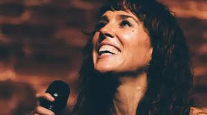 Zaz: Bientôt en tête d'affiche d'une comédie musicale en hommage à Edith  Piaf ?