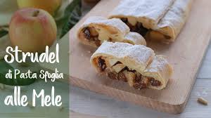 Buonissima torta o crostata strudel, una versione alternativa del classico dolce a base di pasta frolla e ripieno di mele e frutta secca. Fatto In Casa Da Benedetta Strudel Di Pasta Sfoglia Alle Mele Facebook