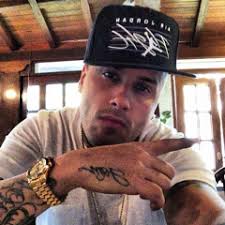 Listen to Don Omar Ft Tego Calderon