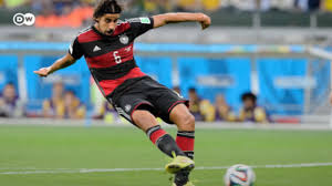 Born 13 september 1989) is a german professional footballer who plays for bundesliga club bayern munich and the germany national team. Sami Khedira Sports German Football And Major International Sports News Dw 11 02 2021