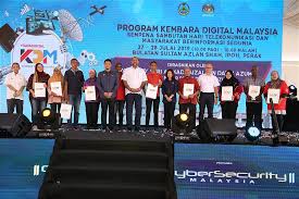Universiti sultan azlan shah) (usas) is a private university in malaysia. Galeri Foto Album Perasmian Program Kembara Digital 2019 Di Bulatan Sultan Azlan Shah Ipoh Perak Pada 27 Hingga 28 Julai 2019 Image Perasmian Program Kembara Digital 2019 Di Bulatan