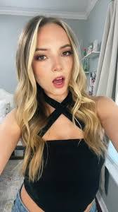 Kellie Hebert's Instagram, Twitter & Facebook