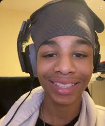 My son just adding the hours up. r BuaRm ในรมีบบต 告 มง တေးတပ်ကည်၊ Ddeet ロイト  HeteaAta PMsaratari Kan PD N தண ט 취내어과 量 CAMING 思然和学 وت 5:12