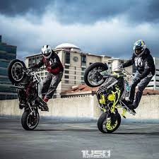 Stunt Bikes Red Lime Green Stunt Motos Motos Deportivas Autos Y Motocicletas