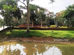 It is situated 26 kilometers east from the city of jambi. Gambar Sejarah Fungsi Dan Harga Tiket Masuk Candi Muaro Jambi