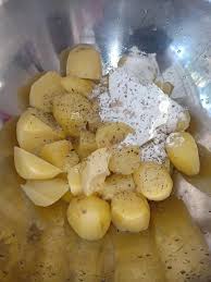 Resep dan cara membuat kentang goreng atau french fries ala restoran yang renyah, krispi, dan gurih. Resepi Bebola Kentang Goreng Unik Ini Dapat 4k Shares