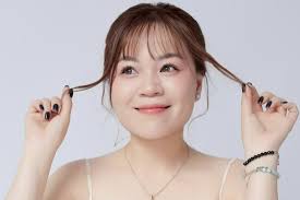 Vụ YouTuber ly dị sau 11 năm biết chồng ngoại tình gây tranh cãi