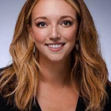 Shannon Lightner's Instagram, Twitter & Facebook