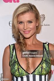 Television correspondent Michelle Joy Phelps arrives at OK!... News Photo