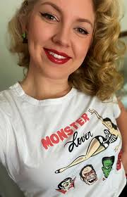 Pin-up photos of Cassandra Noel Porter