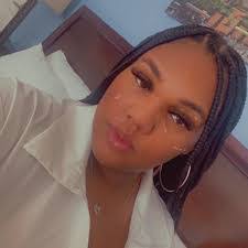 Niya Williams's Instagram, Twitter & Facebook