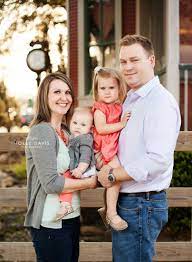 Spring Tx Family Photography The K Family Family Photography Spring Family Pictures Family Photo Pose