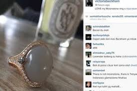 Manfaat batu biduri bulan yang jarang diketahui orang merupakan judul yang akan kami bahas pada video kali ini. Ternyata Victoria Beckham Kagumi Batu Akik Biduri Bulan