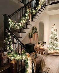 28 Gorgeous Ways To Decorate Your Home With Christmas Garland Christmas Stairs Christmas Stairs Decorations Christmas Staircase