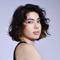 Lauri Costa's Instagram, Twitter & Facebook