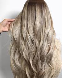 Melted Champagne Blonde Made With Redken Color Color By Xo Farhana Balayage Glossy Hair Balayage Color M Champagne Hair Color Champagne Hair Glossy Hair