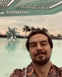 Cuidar de si para poder cuidar do próximo. #ficaemcasa #amor #cuidar #ator  #selfietime