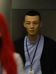 After making a name for himself in the modeling world at the 2019 seoul fashion week event, he appeared in the 2021 drama series titles she would never know and l.u.c.a.: ê¹€ë¯¼ê·€ í™•ì§„ ë¹„ìƒ ë‚´ì™¸ì¼ë³´