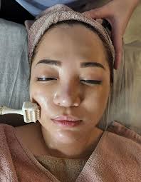 This Face Yoga Treatment Will Take You On A Mental Wellness Vacay