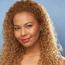 Sarah Osman's Instagram, Twitter & Facebook