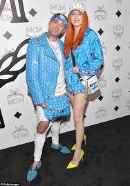 12 911 604 просмотра • дата премьеры: Avril Lavigne Had An Instant Connection With Beau Mod Sun As They Recorded Their Duet Flames Aktuelle Boulevard Nachrichten Und Fotogalerien Zu Stars Sternchen