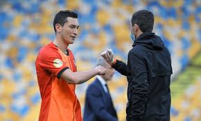 «если у судей на украине нет сил принять решение, то нужно вводить var» 4 августа 2018 00:03. Taras Stepanenko Rasskazal Kak U Nego Proyavilis Simptomy Covid 19 á‰ Ua Futbol