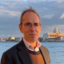 DR ARUNKUMAR PATEL (@atyourlotusfeet)