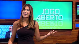 Renata fan comanda o jogo aberto, programa de notícias e debates dedicado principalmente ao futebol, em que predominam análises, bom humor e discussões acaloradas. Programa Jogo Aberto Bahia Esta De Volta A Band Bastidores Da Tv