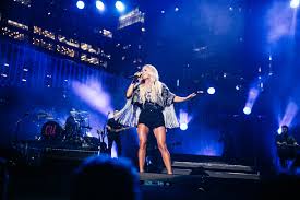 Carrie Underwood At Cma Summer Jam 2021: She Slays In Shorts – Hollywood  Life