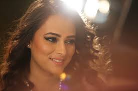 💜🌼💜 Ae Ri Sakhi More Piya Ghar Aaye .... The joy of welcoming the divine  into one's heart, into one's home is presented beautifully by Sumedha  Karmahe ..Music re-created by Kshitij Tarey.