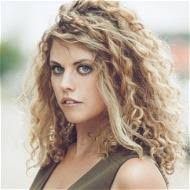 Alexis Applegate's Instagram, Twitter & Facebook